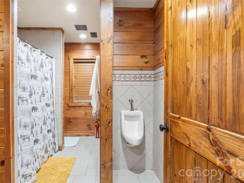 410 Timberland Drive, Marion, NC 28752.  MLS# CAR4435762, YatesRealty ID 57390. Basement full bath