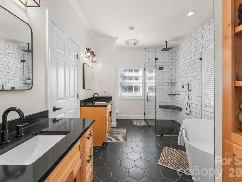 410 Timberland Drive, Marion, NC 28752.  MLS# CAR4435762, YatesRealty ID 57390. Primary Suite