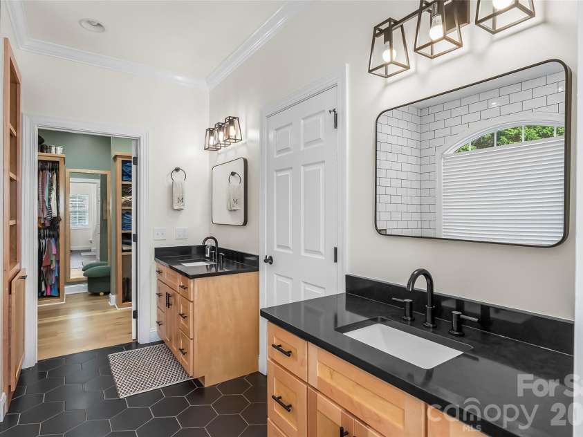 410 Timberland Drive, Marion, NC 28752.  MLS# CAR4435762, YatesRealty ID 57390. Primary Suite