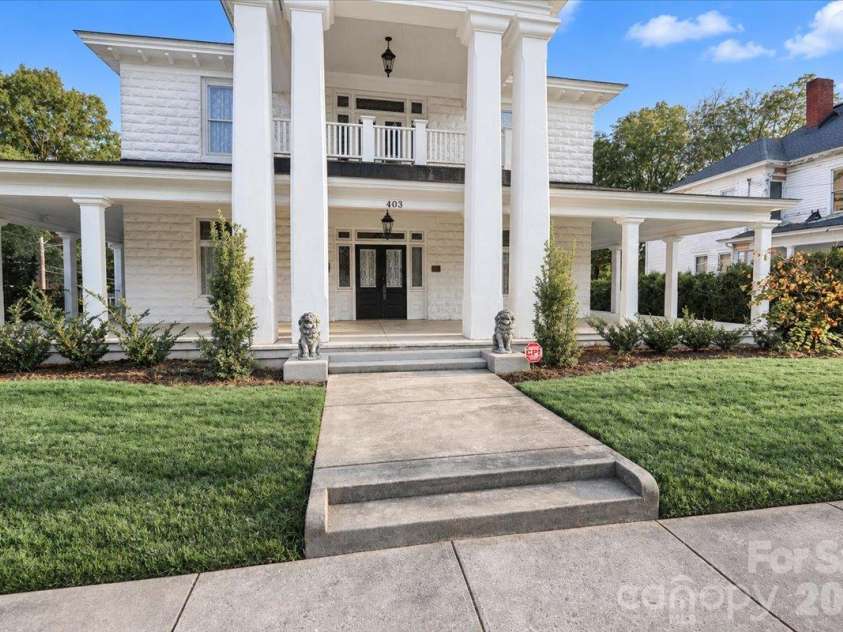 403 Front Street, Statesville, NC 28677.  MLS# CAR4430672, YatesRealty ID 57391. 