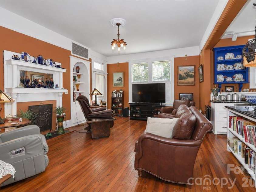 403 Front Street, Statesville, NC 28677.  MLS# CAR4430672, YatesRealty ID 57391. Den
