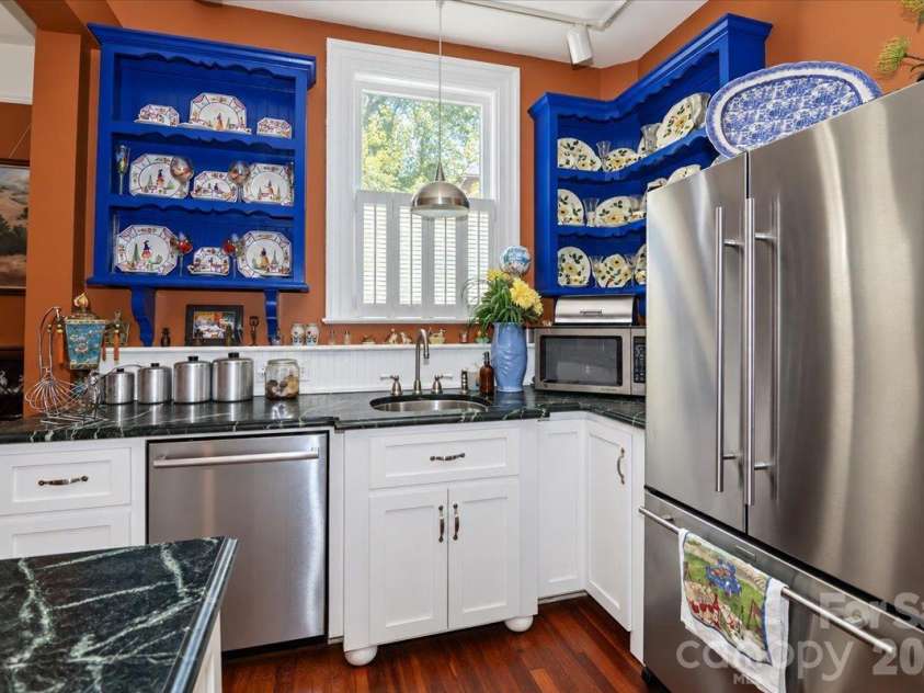403 Front Street, Statesville, NC 28677.  MLS# CAR4430672, YatesRealty ID 57391. Kitchen