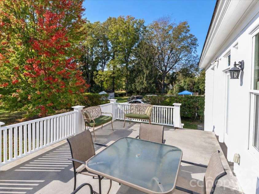 403 Front Street, Statesville, NC 28677.  MLS# CAR4430672, YatesRealty ID 57391. Patio
