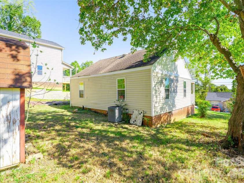 640 Mckee Street, Albemarle, NC 28001.  MLS# CAR4431307, YatesRealty ID 57392. 