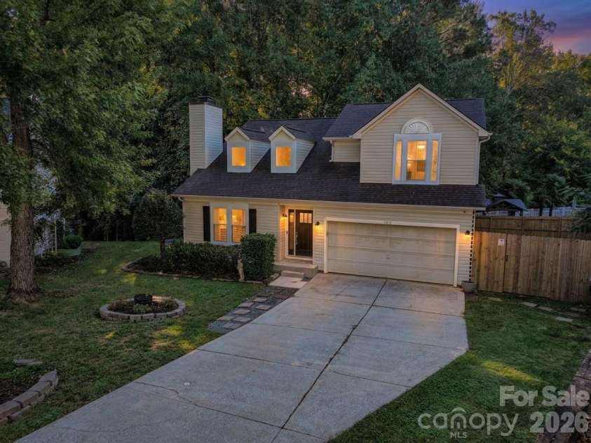5418 Groveton Court, Charlotte, NC 28269.  MLS# CAR4433479, YatesRealty ID 57393. 