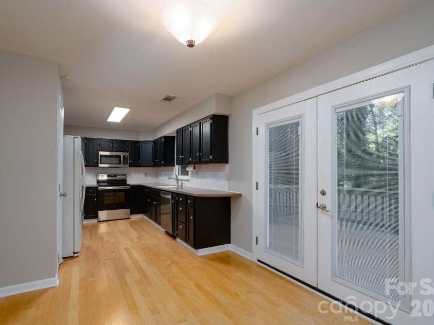 5418 Groveton Court, Charlotte, NC 28269.  MLS# CAR4433479, YatesRealty ID 57393. 