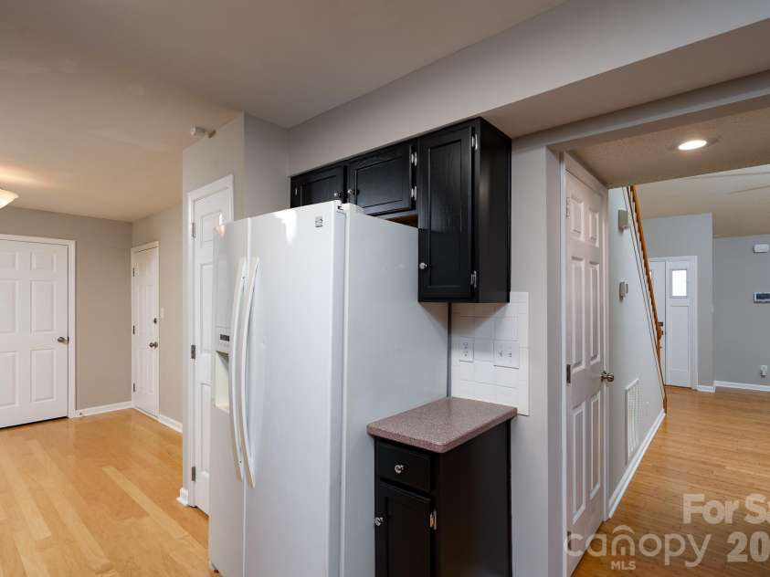 5418 Groveton Court, Charlotte, NC 28269.  MLS# CAR4433479, YatesRealty ID 57393. 