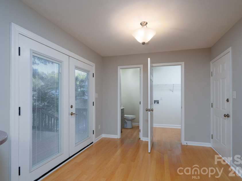 5418 Groveton Court, Charlotte, NC 28269.  MLS# CAR4433479, YatesRealty ID 57393. 
