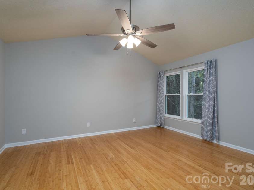 5418 Groveton Court, Charlotte, NC 28269.  MLS# CAR4433479, YatesRealty ID 57393. 