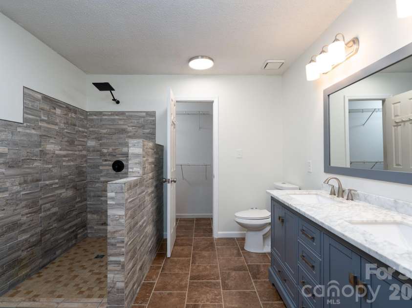 5418 Groveton Court, Charlotte, NC 28269.  MLS# CAR4433479, YatesRealty ID 57393. 