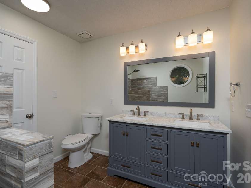 5418 Groveton Court, Charlotte, NC 28269.  MLS# CAR4433479, YatesRealty ID 57393. 