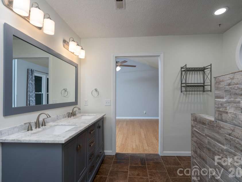 5418 Groveton Court, Charlotte, NC 28269.  MLS# CAR4433479, YatesRealty ID 57393. 