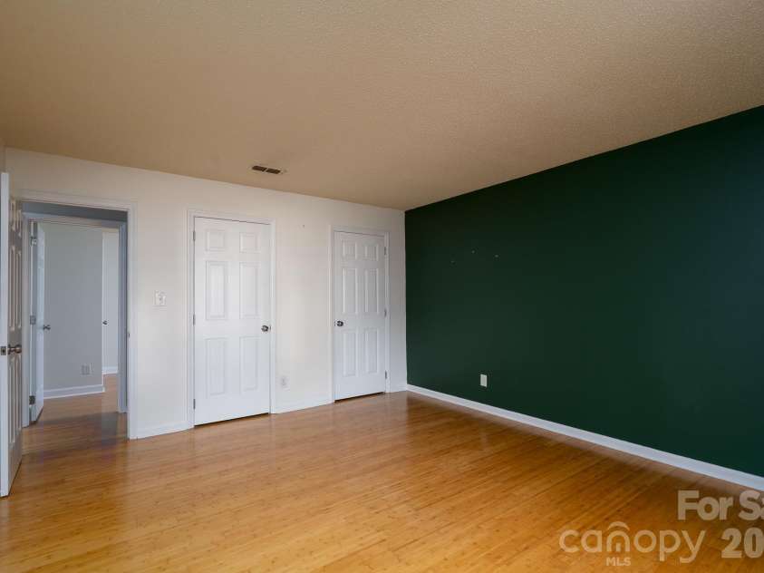 5418 Groveton Court, Charlotte, NC 28269.  MLS# CAR4433479, YatesRealty ID 57393. 