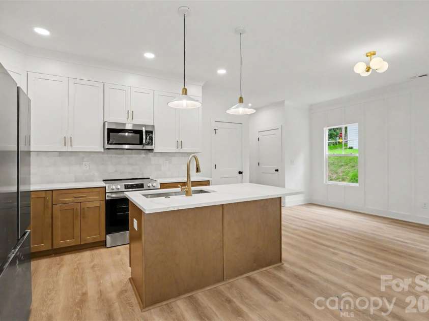 603 Lewis Street, Dallas, NC 28034.  MLS# CAR4431646, YatesRealty ID 57397. 