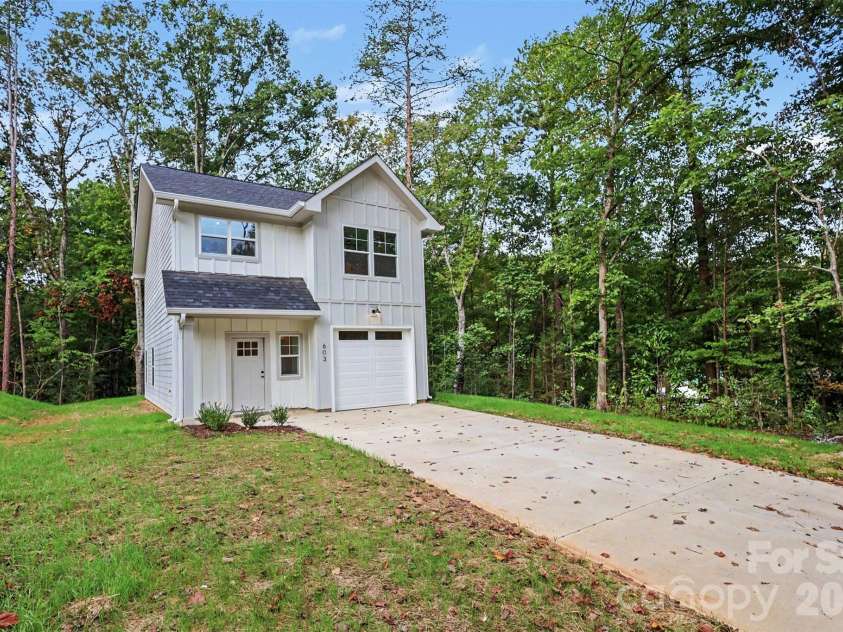 603 Lewis Street, Dallas, NC 28034.  MLS# CAR4431646, YatesRealty ID 57397. 