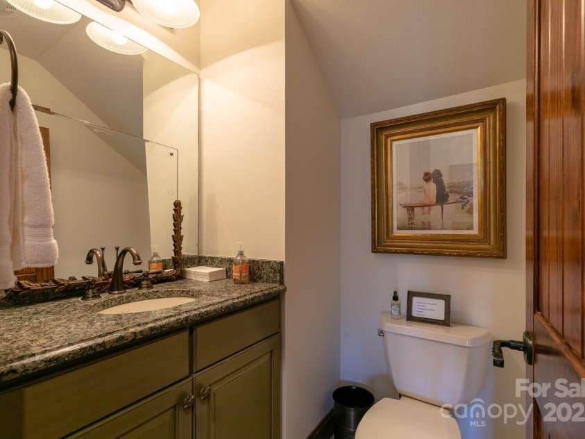 224 Logging Horse Road, Burnsville, NC 28714.  MLS# CAR4210450, YatesRealty ID 574. 