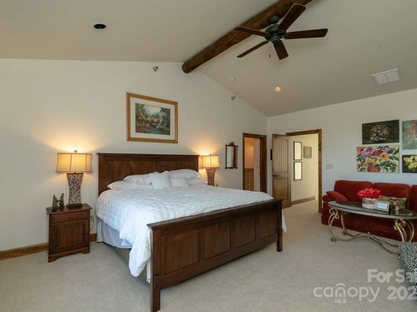 224 Logging Horse Road, Burnsville, NC 28714.  MLS# CAR4210450, YatesRealty ID 574. 