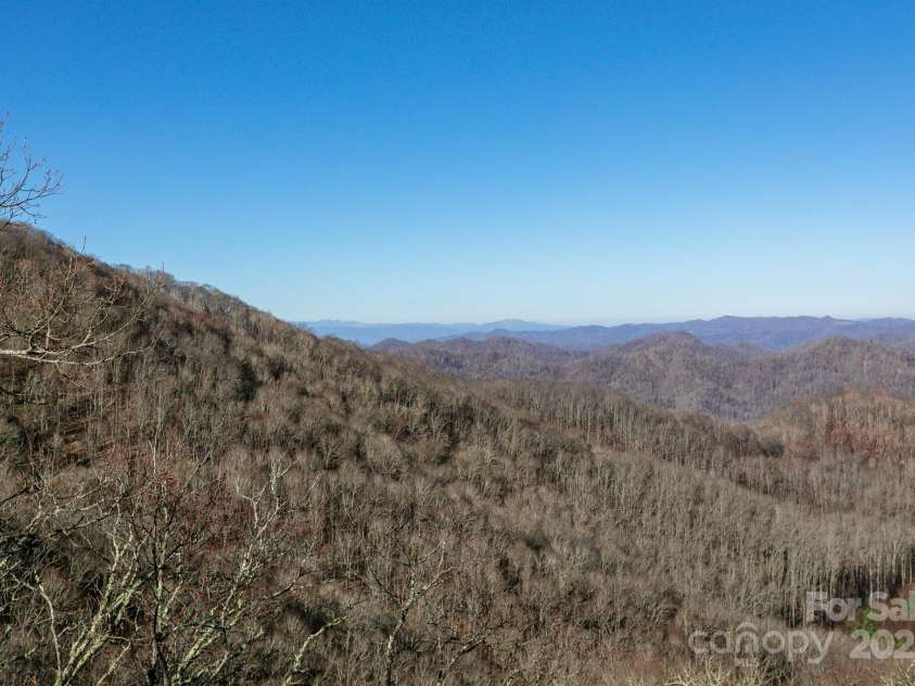 224 Logging Horse Road, Burnsville, NC 28714.  MLS# CAR4210450, YatesRealty ID 574. 