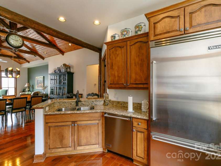 224 Logging Horse Road, Burnsville, NC 28714.  MLS# CAR4210450, YatesRealty ID 574. 