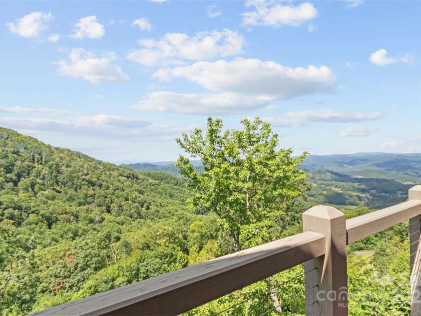 224 Logging Horse Road, Burnsville, NC 28714.  MLS# CAR4210450, YatesRealty ID 574. 