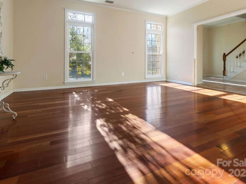 4806 Hickory Glen Drive, Matthews, NC 28105.  MLS# CAR4329359, YatesRealty ID 574. 