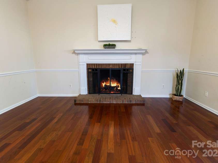 4806 Hickory Glen Drive, Matthews, NC 28105.  MLS# CAR4329359, YatesRealty ID 574. 