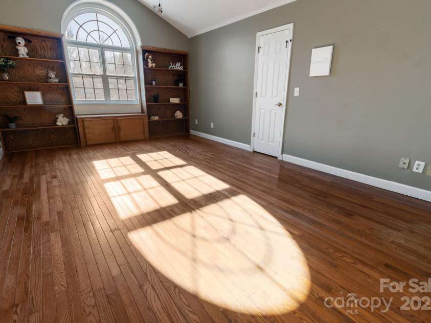 4806 Hickory Glen Drive, Matthews, NC 28105.  MLS# CAR4329359, YatesRealty ID 574. 