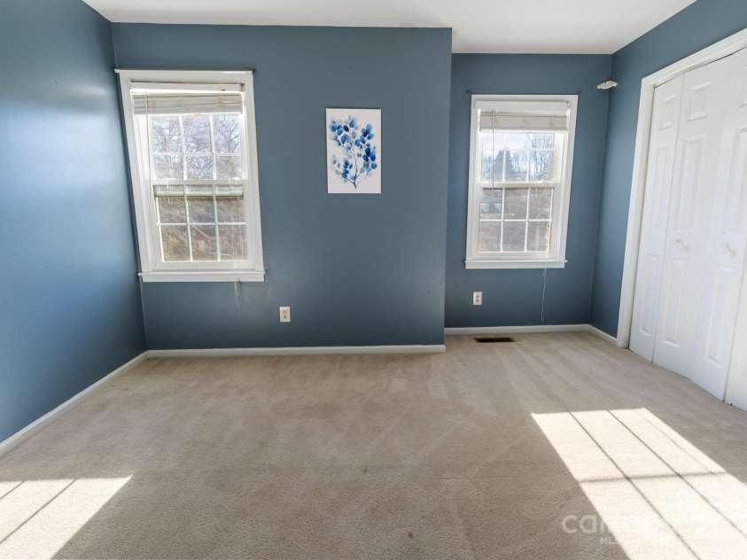 4806 Hickory Glen Drive, Matthews, NC 28105.  MLS# CAR4329359, YatesRealty ID 574. 