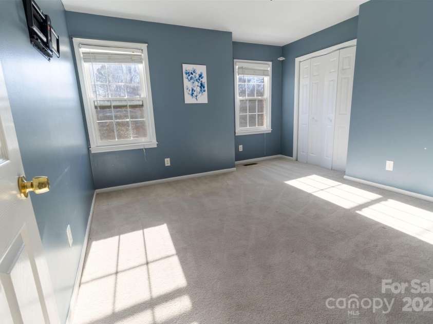 4806 Hickory Glen Drive, Matthews, NC 28105.  MLS# CAR4329359, YatesRealty ID 574. 