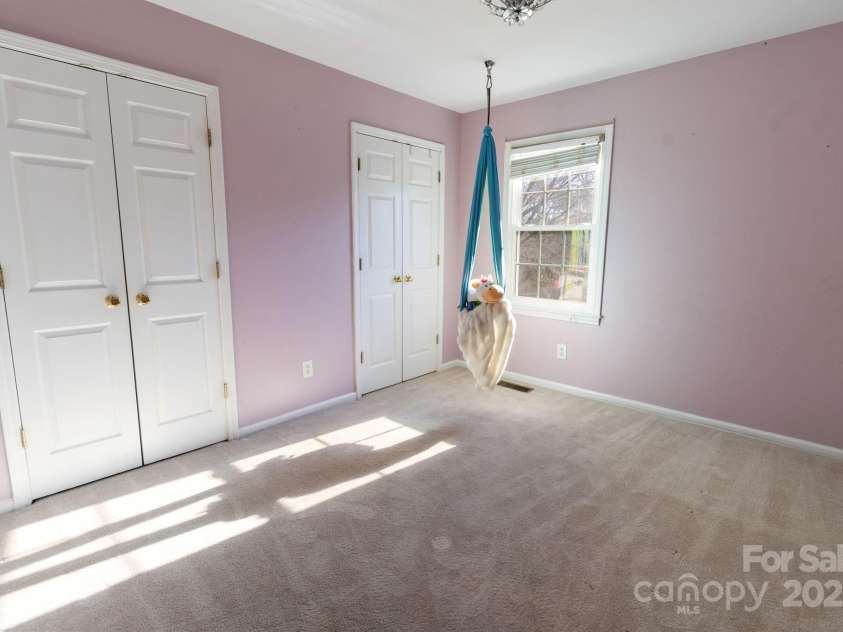 4806 Hickory Glen Drive, Matthews, NC 28105.  MLS# CAR4329359, YatesRealty ID 574. 