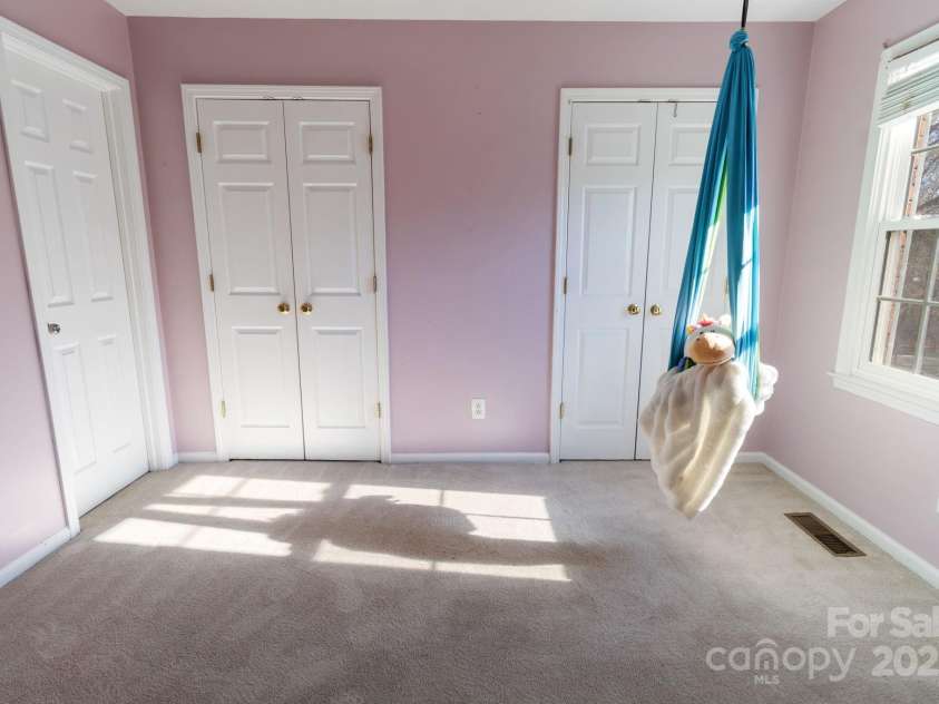 4806 Hickory Glen Drive, Matthews, NC 28105.  MLS# CAR4329359, YatesRealty ID 574. 