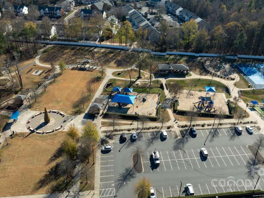 4806 Hickory Glen Drive, Matthews, NC 28105.  MLS# CAR4329359, YatesRealty ID 574. 