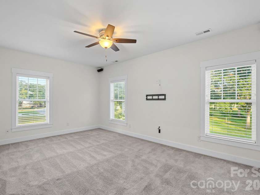 1333 Riverside Drive, Charlotte, NC 28214.  MLS# CAR4431741, YatesRealty ID 57404. 2nd Floor Bedroom 1