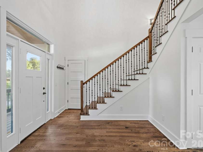 1333 Riverside Drive, Charlotte, NC 28214.  MLS# CAR4431741, YatesRealty ID 57404. 