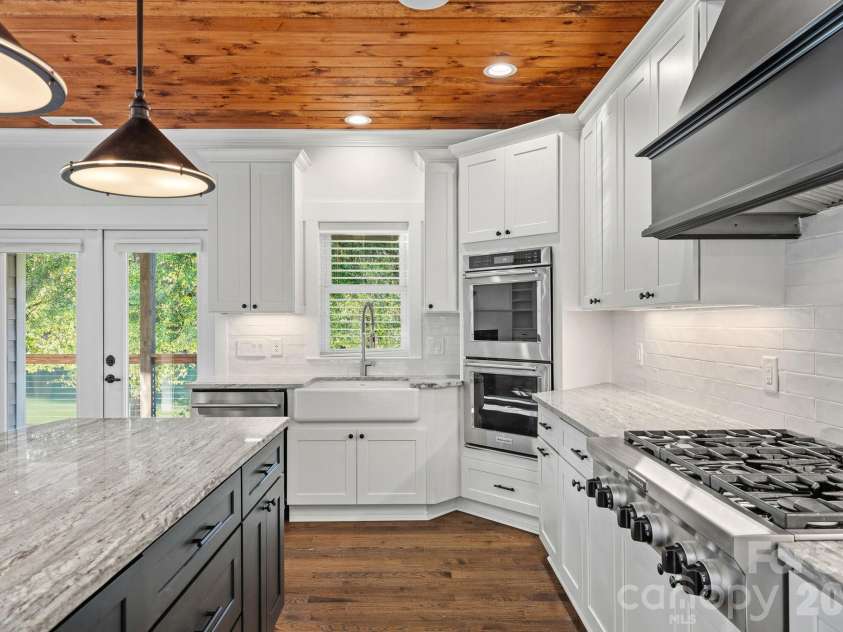 1333 Riverside Drive, Charlotte, NC 28214.  MLS# CAR4431741, YatesRealty ID 57404. 