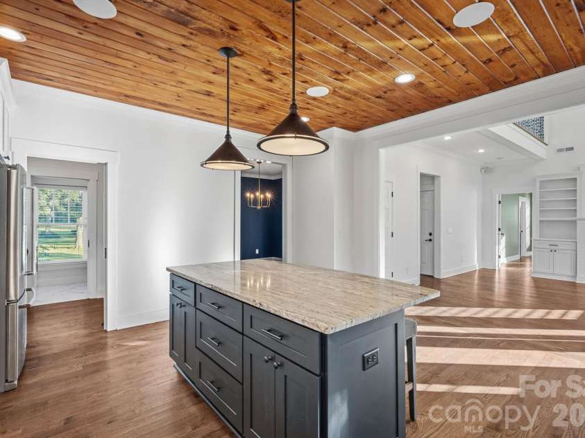 1333 Riverside Drive, Charlotte, NC 28214.  MLS# CAR4431741, YatesRealty ID 57404. 
