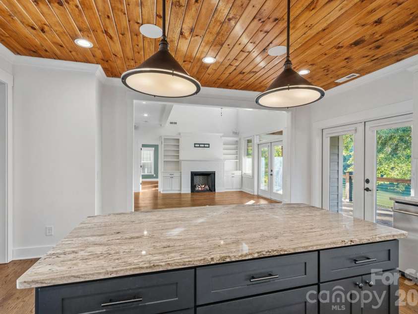 1333 Riverside Drive, Charlotte, NC 28214.  MLS# CAR4431741, YatesRealty ID 57404. 