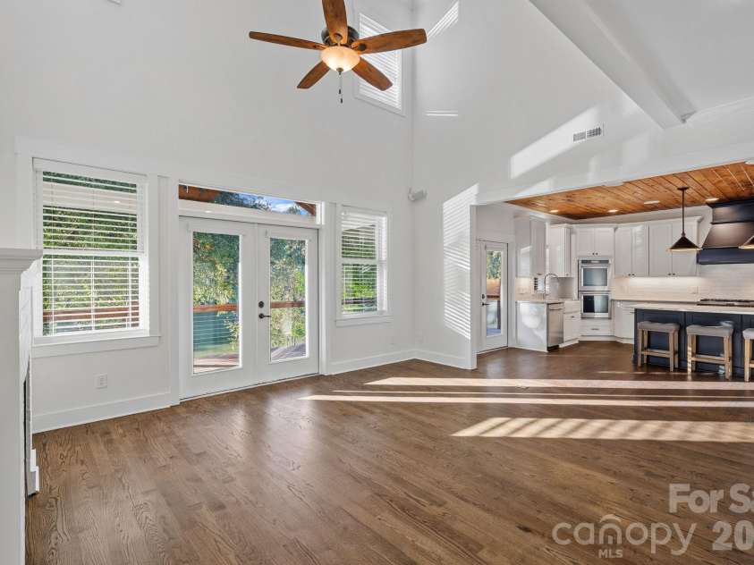 1333 Riverside Drive, Charlotte, NC 28214.  MLS# CAR4431741, YatesRealty ID 57404. 