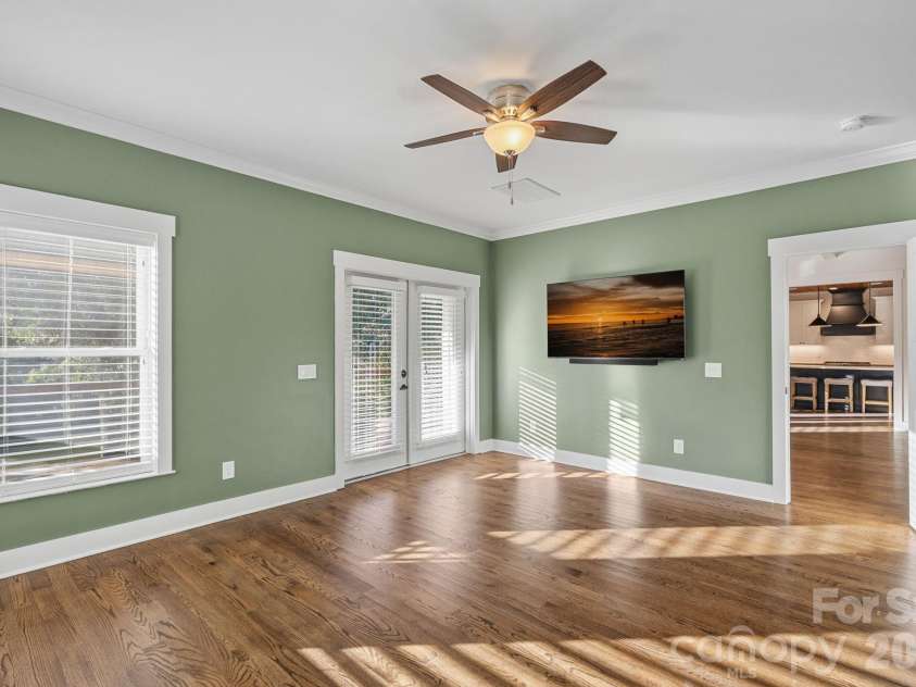 1333 Riverside Drive, Charlotte, NC 28214.  MLS# CAR4431741, YatesRealty ID 57404. 