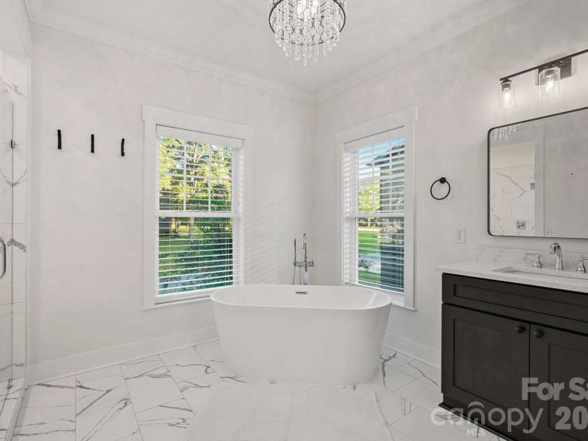 1333 Riverside Drive, Charlotte, NC 28214.  MLS# CAR4431741, YatesRealty ID 57404. 