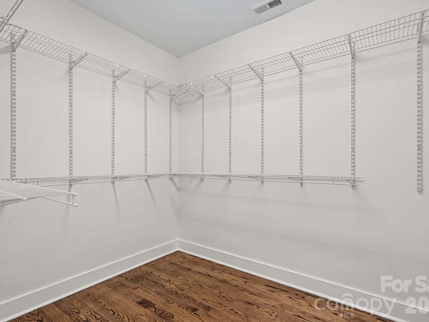 1333 Riverside Drive, Charlotte, NC 28214.  MLS# CAR4431741, YatesRealty ID 57404. 
