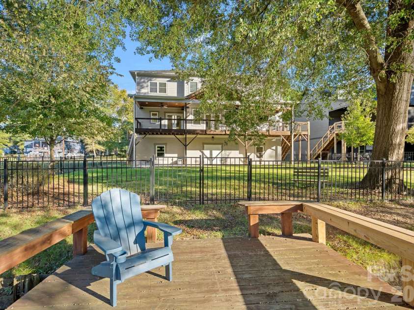 1333 Riverside Drive, Charlotte, NC 28214.  MLS# CAR4431741, YatesRealty ID 57404. 