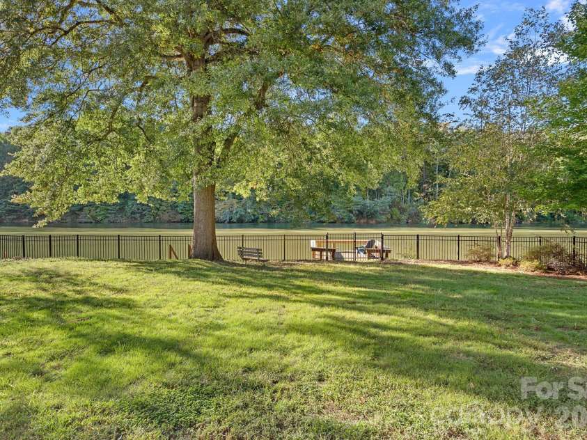 1333 Riverside Drive, Charlotte, NC 28214.  MLS# CAR4431741, YatesRealty ID 57404. 