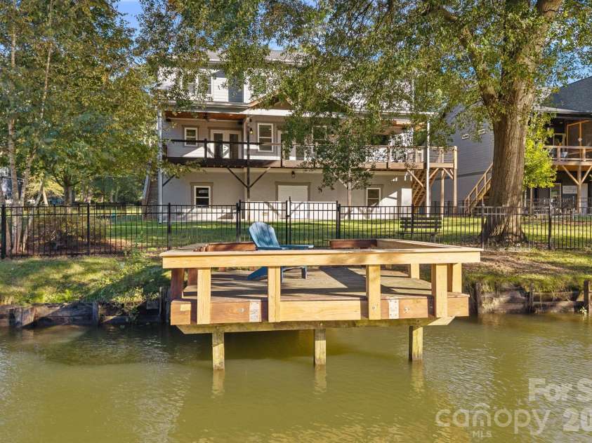 1333 Riverside Drive, Charlotte, NC 28214.  MLS# CAR4431741, YatesRealty ID 57404. 