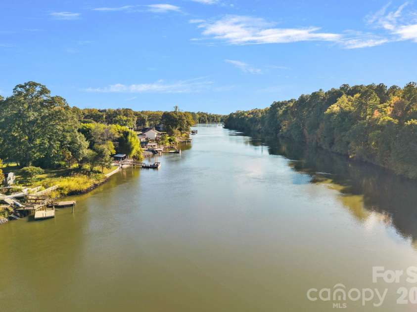 1333 Riverside Drive, Charlotte, NC 28214.  MLS# CAR4431741, YatesRealty ID 57404. 