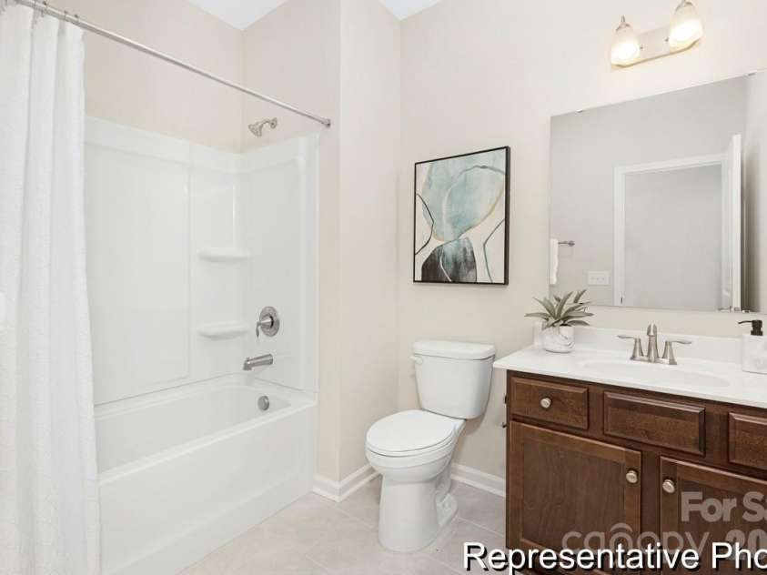 1762 Hunter Oaks Lane, Lincolnton, NC 28092.  MLS# CAR4435806, YatesRealty ID 57405. 