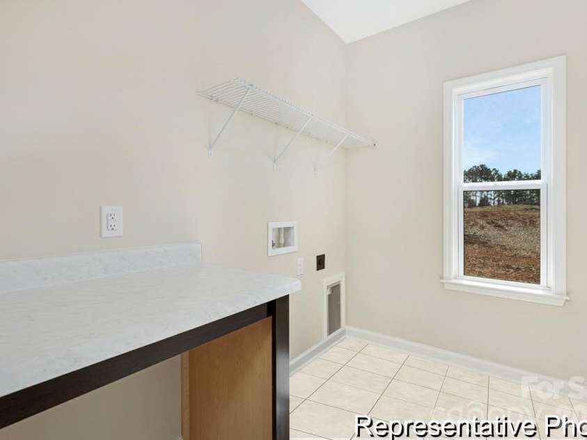 1762 Hunter Oaks Lane, Lincolnton, NC 28092.  MLS# CAR4435806, YatesRealty ID 57405. 