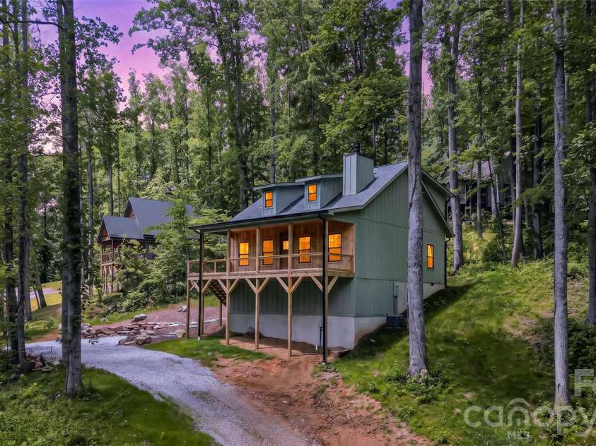 511 Blue Ridge Drive, Marion, NC 28752.  MLS# CAR4274590, YatesRealty ID 57406. 