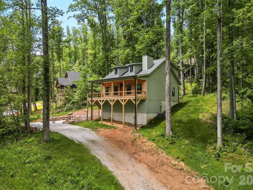 511 Blue Ridge Drive, Marion, NC 28752.  MLS# CAR4274590, YatesRealty ID 57406. 