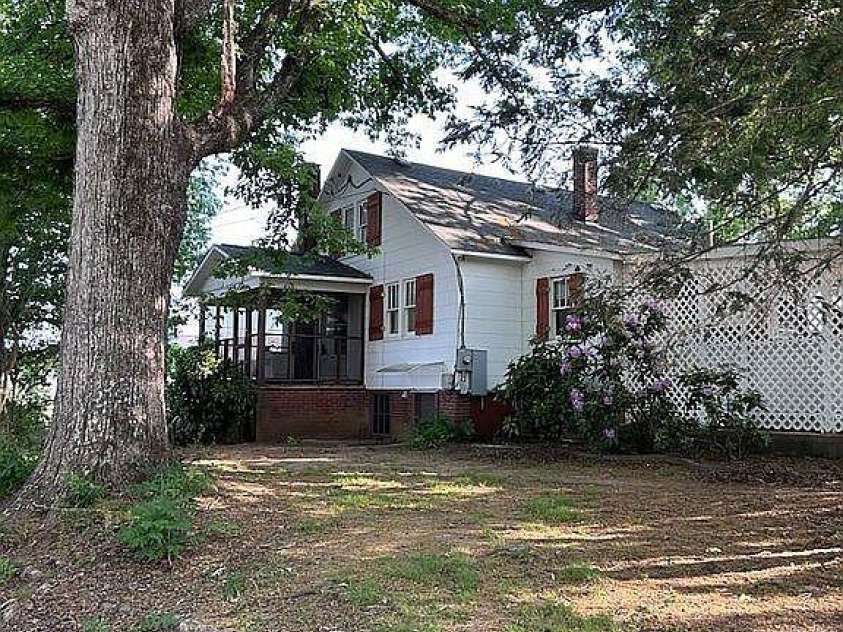 4831 Sulphur Springs Road, Hickory, NC 28601.  MLS# CAR4435820, YatesRealty ID 57407. 